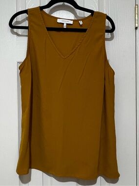 Lark & Ro 10 Mustard V-Neck Sleeveless Camisole